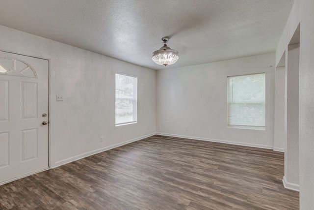 1738 Oak Hill Circle, Dallas, TX 75217