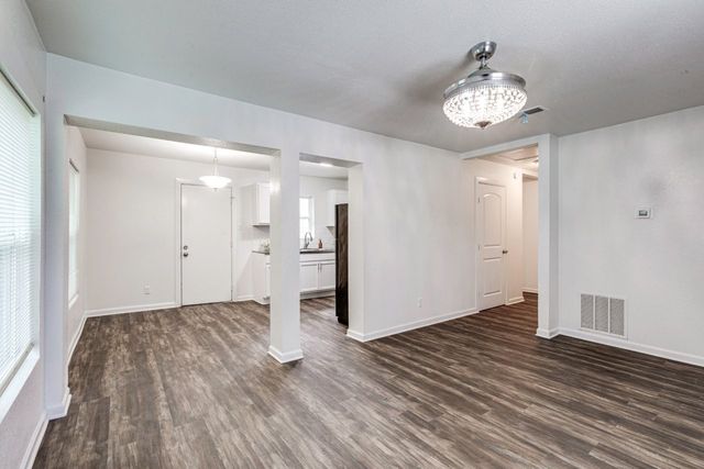 1738 Oak Hill Circle, Dallas, TX 75217
