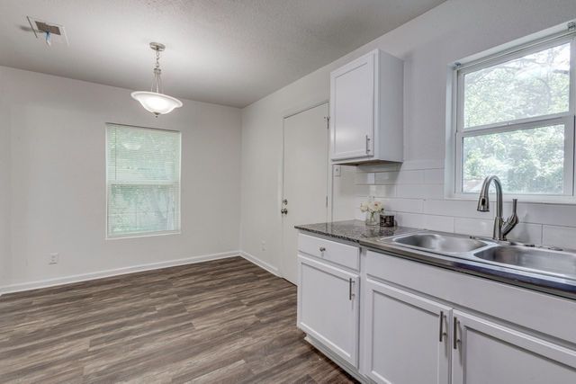 1738 Oak Hill Circle, Dallas, TX 75217