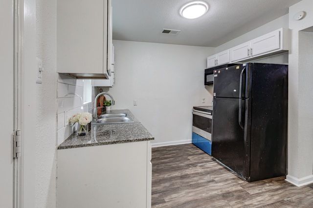 1738 Oak Hill Circle, Dallas, TX 75217