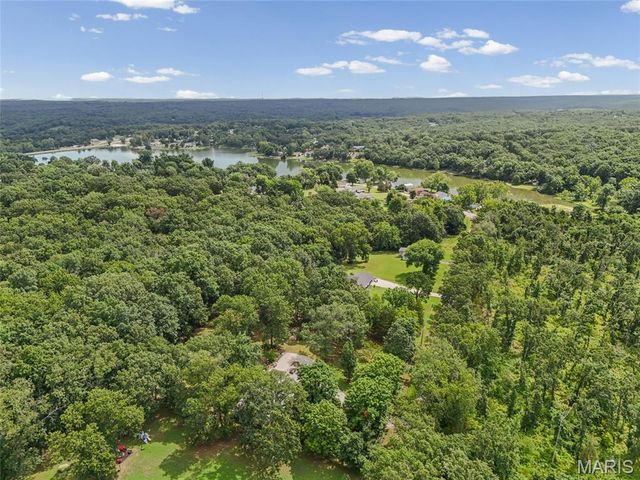 4033 Lakewood Drive, De Soto, MO 63020