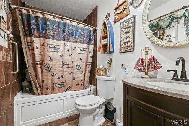 4033 Lakewood Drive, De Soto, MO 63020