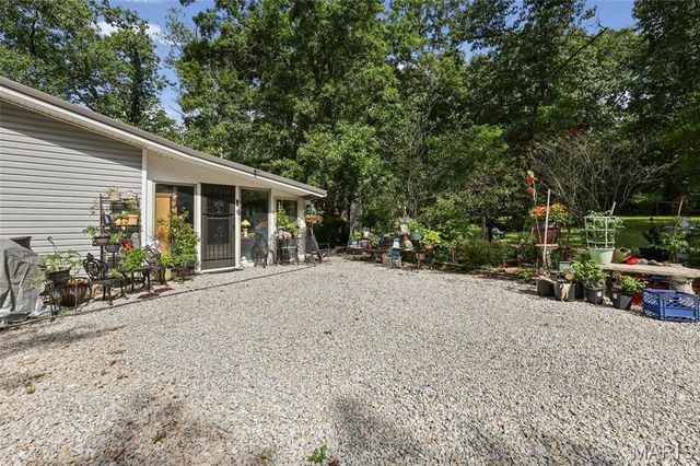4033 Lakewood Drive, De Soto, MO 63020