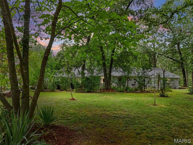 4033 Lakewood Drive, De Soto, MO 63020