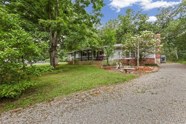4033 Lakewood Drive, De Soto, MO 63020