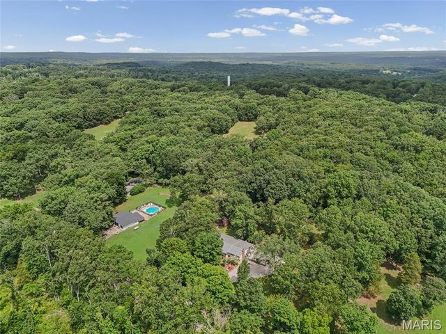 4033 Lakewood Drive, De Soto, MO 63020