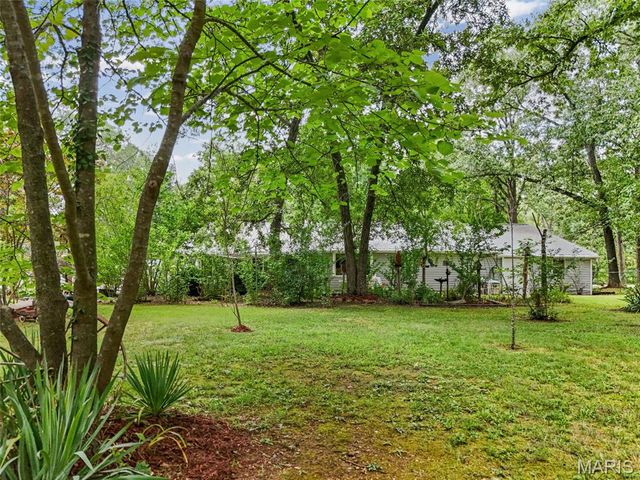 4033 Lakewood Drive, De Soto, MO 63020