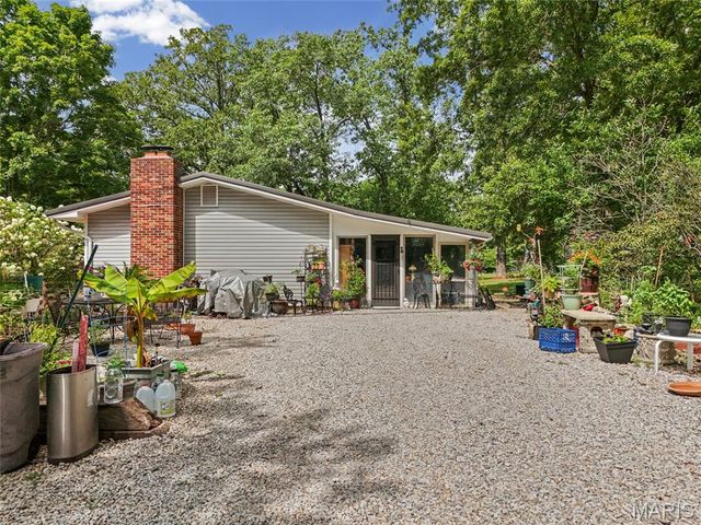 4033 Lakewood Drive, De Soto, MO 63020