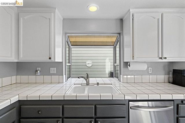 724 Winterside Circle, San Ramon, CA 94583