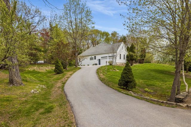 9 Homestead Lane, Brentwood, NH 03833