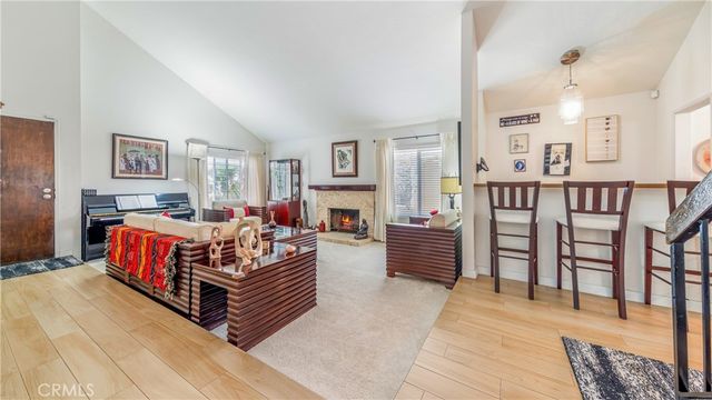 14933 Index, San Fernando, CA 91345