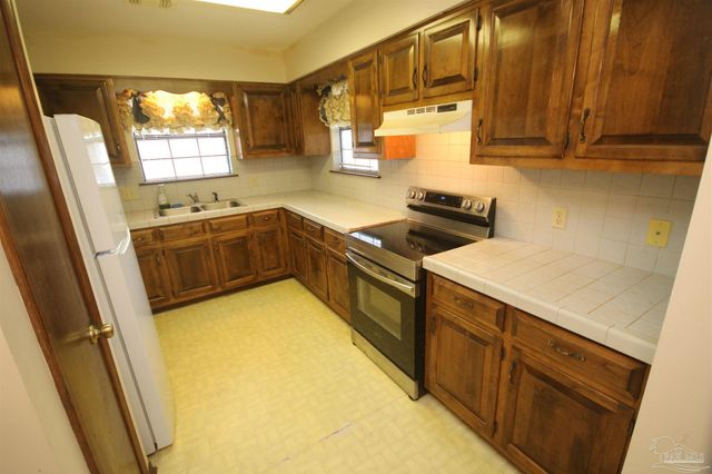 5005 Ponitz Pkwy, Pace, FL 32571