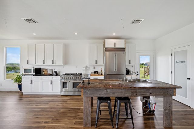 128 Wyatt Earp Way, Whitney, TX 76692