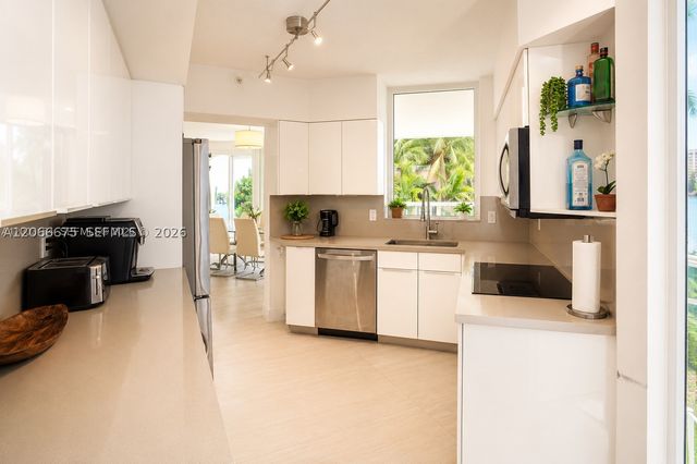 3370 Hidden Bay Dr 213, Aventura, FL 33180