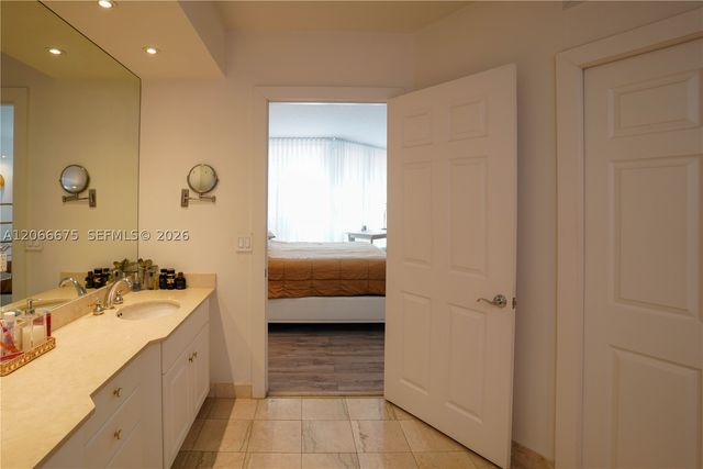 3370 Hidden Bay Dr 213, Aventura, FL 33180