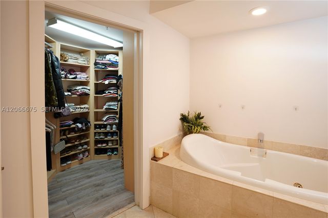 3370 Hidden Bay Dr 213, Aventura, FL 33180