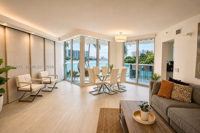 3370 Hidden Bay Dr 213, Aventura, FL 33180