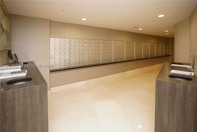 3370 Hidden Bay Dr 213, Aventura, FL 33180