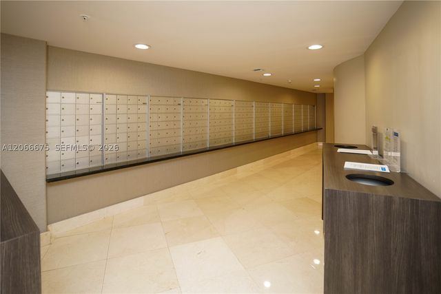 3370 Hidden Bay Dr 213, Aventura, FL 33180