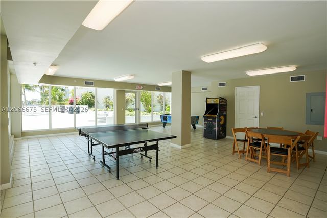 3370 Hidden Bay Dr 213, Aventura, FL 33180