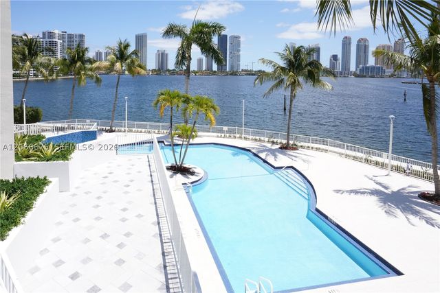 3370 Hidden Bay Dr 213, Aventura, FL 33180