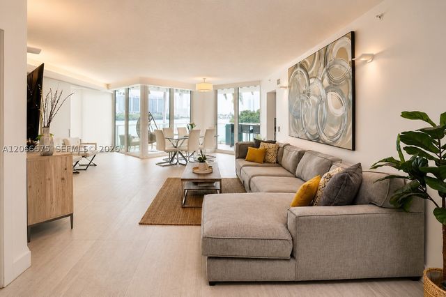 3370 Hidden Bay Dr 213, Aventura, FL 33180