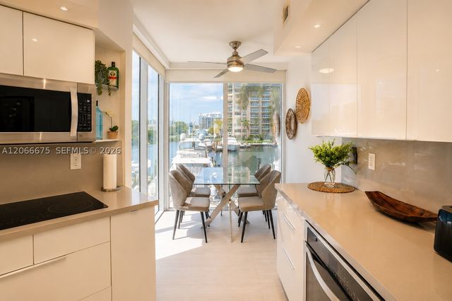 3370 Hidden Bay Dr 213, Aventura, FL 33180