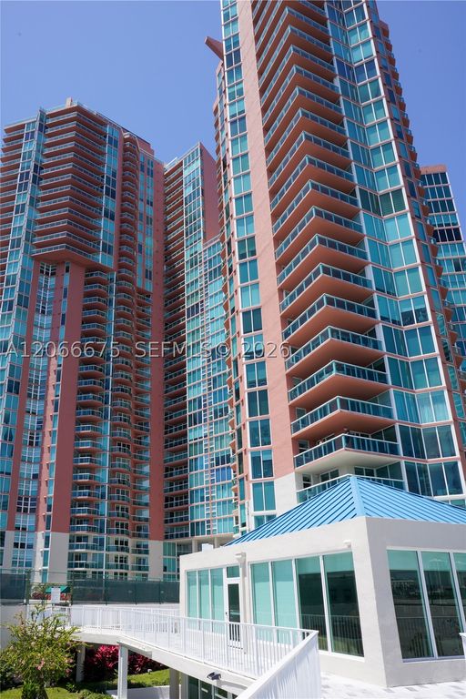 3370 Hidden Bay Dr 213, Aventura, FL 33180