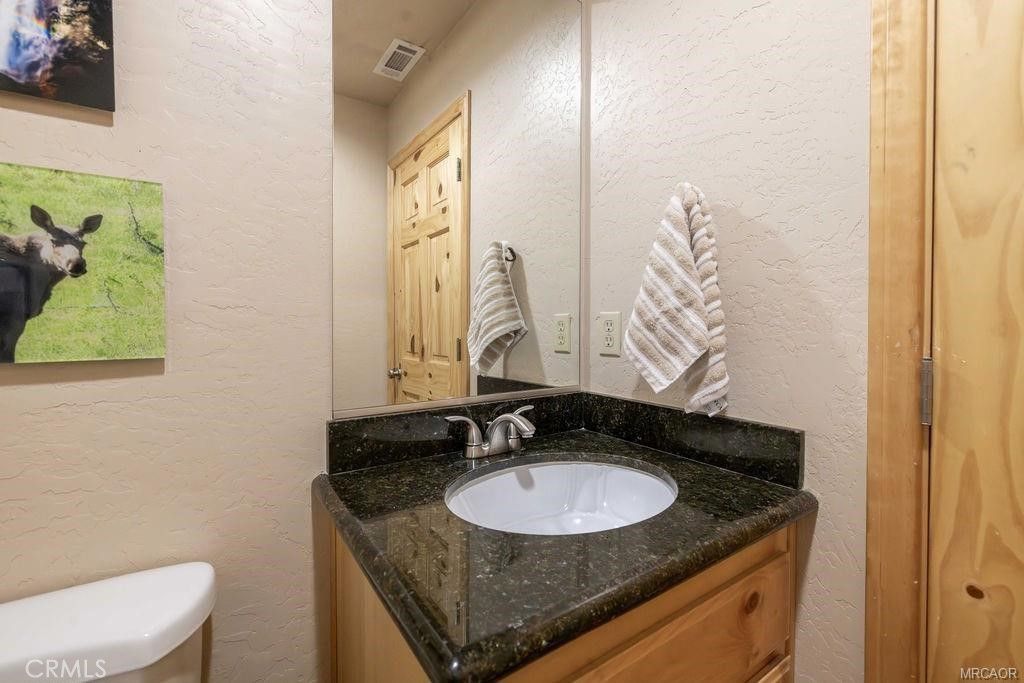 Image 15 of property listing at 42741 Cougar Road, Big Bear Lake, CA 92315