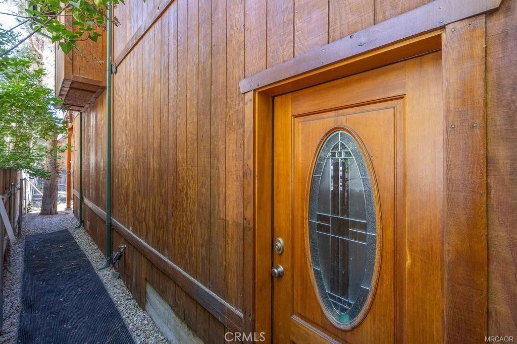 Image 3 of property listing at 42741 Cougar Road, Big Bear Lake, CA 92315