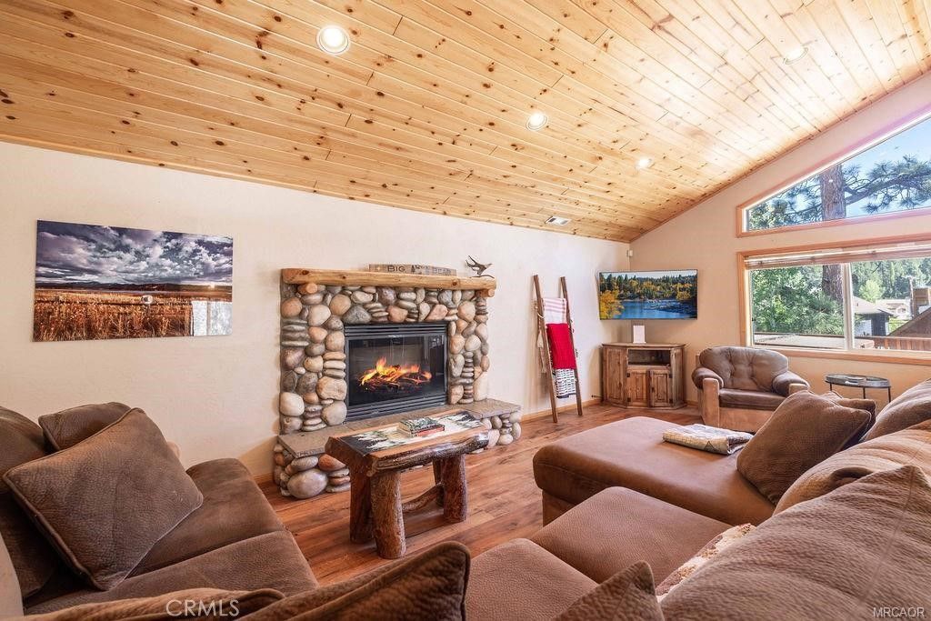 Image 4 of property listing at 42741 Cougar Road, Big Bear Lake, CA 92315