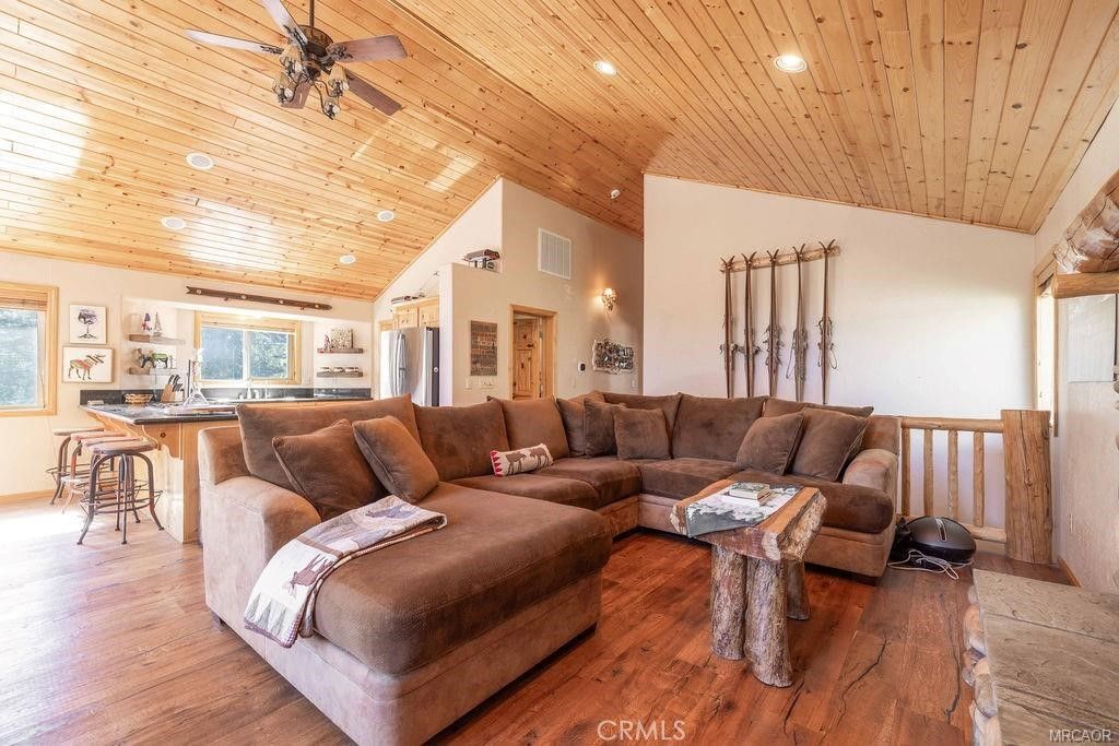 Image 6 of property listing at 42741 Cougar Road, Big Bear Lake, CA 92315