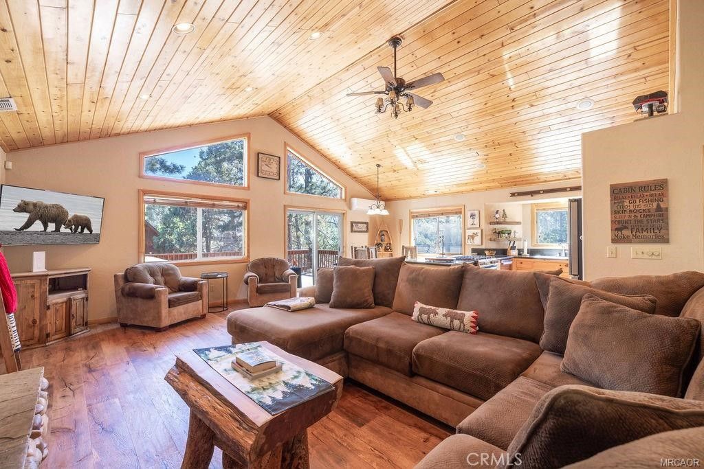 Image 7 of property listing at 42741 Cougar Road, Big Bear Lake, CA 92315