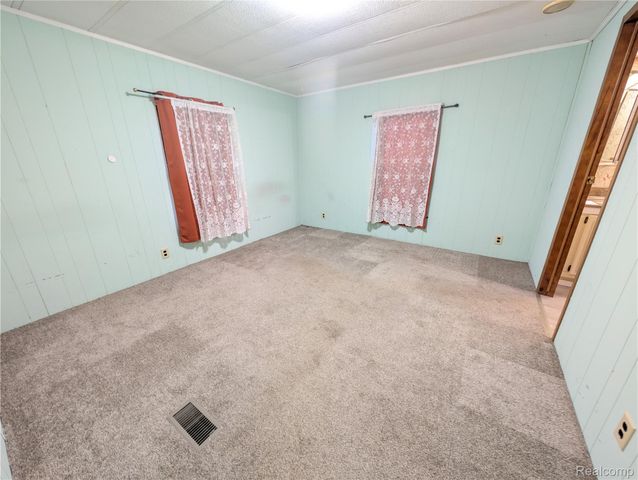 26 Carmell, Belleville, MI 48111