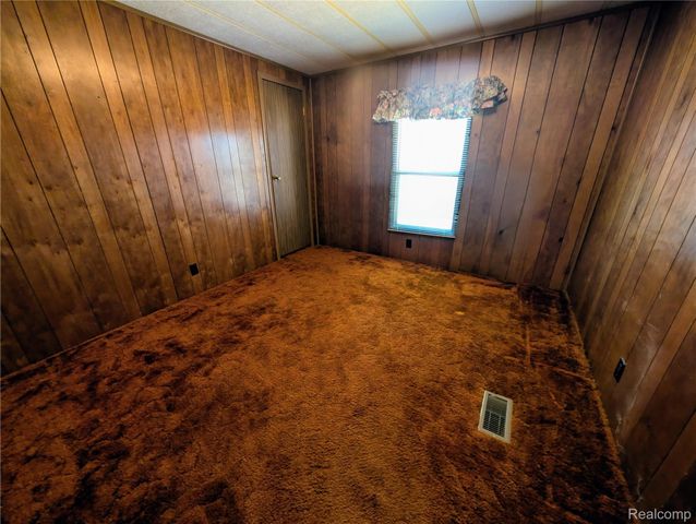 26 Carmell, Belleville, MI 48111