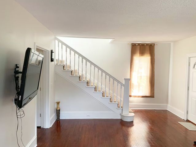 2818 Dupont Avenue N, Minneapolis, MN 55411