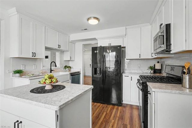 884 Levy LOOP, Virginia Beach, VA 23454