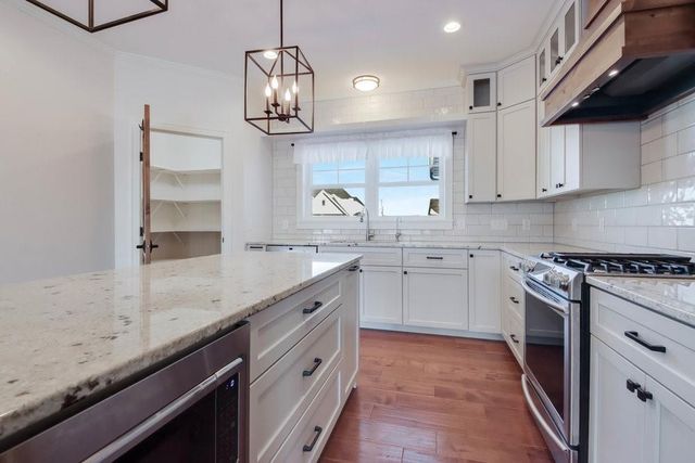 3981 High View Drive, Eau Claire, WI 54703