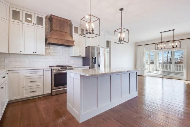 3981 High View Drive, Eau Claire, WI 54703