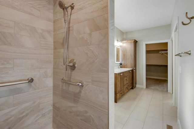 3981 High View Drive, Eau Claire, WI 54703