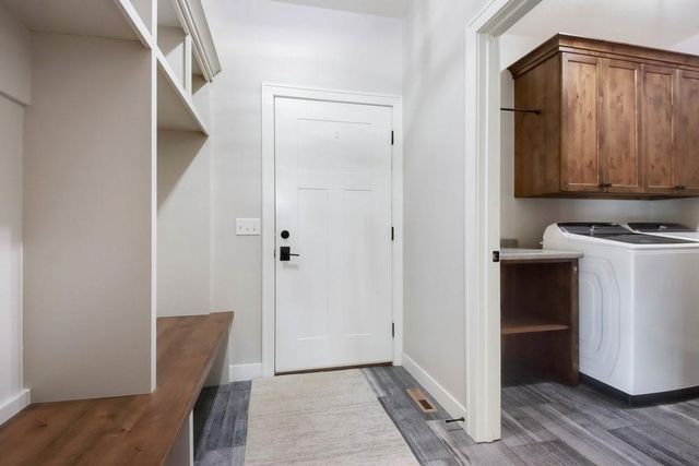 3981 High View Drive, Eau Claire, WI 54703