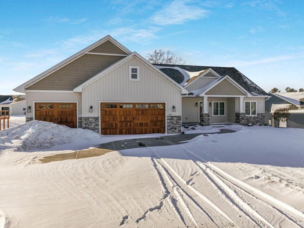 3981 High View Drive, Eau Claire, WI 54703