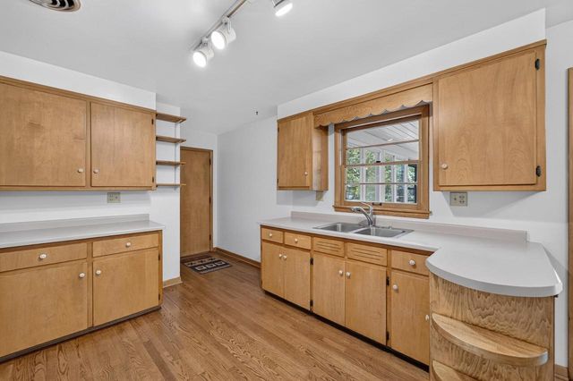 5509 Raymond Road, Madison, WI 53711