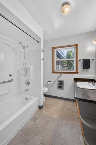 5509 Raymond Road, Madison, WI 53711