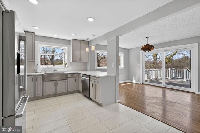 1526 PARK LN, Pasadena, MD 21122
