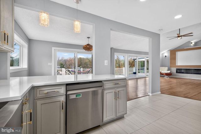 1526 PARK LN, Pasadena, MD 21122