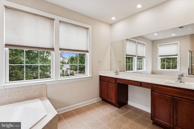 42628 EMPEROR DR, Brambleton, VA 20148