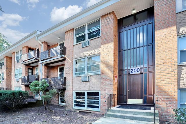 200 Kearsing Parkway E, Monsey, NY 10952