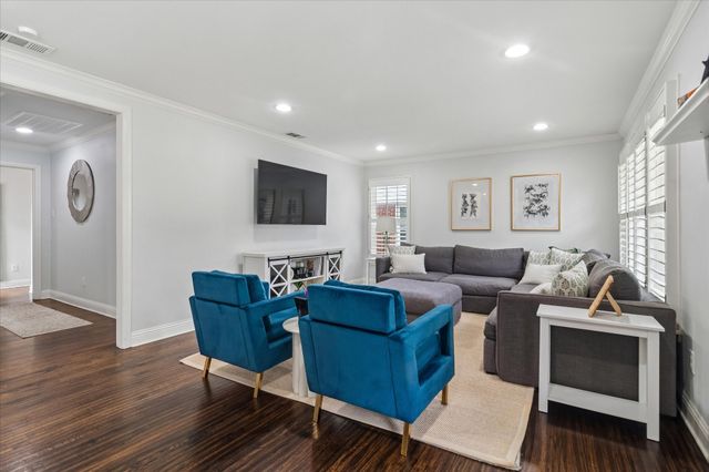 9836 Gooding Drive, Dallas, TX 75220
