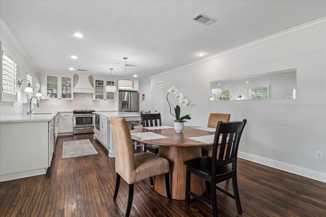 9836 Gooding Drive, Dallas, TX 75220
